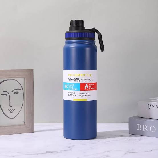 Double-Wall Insulated Stainless Steel Water Bottle 800mL – Hot & Cold, Leak-Proof, Portable Design - Black