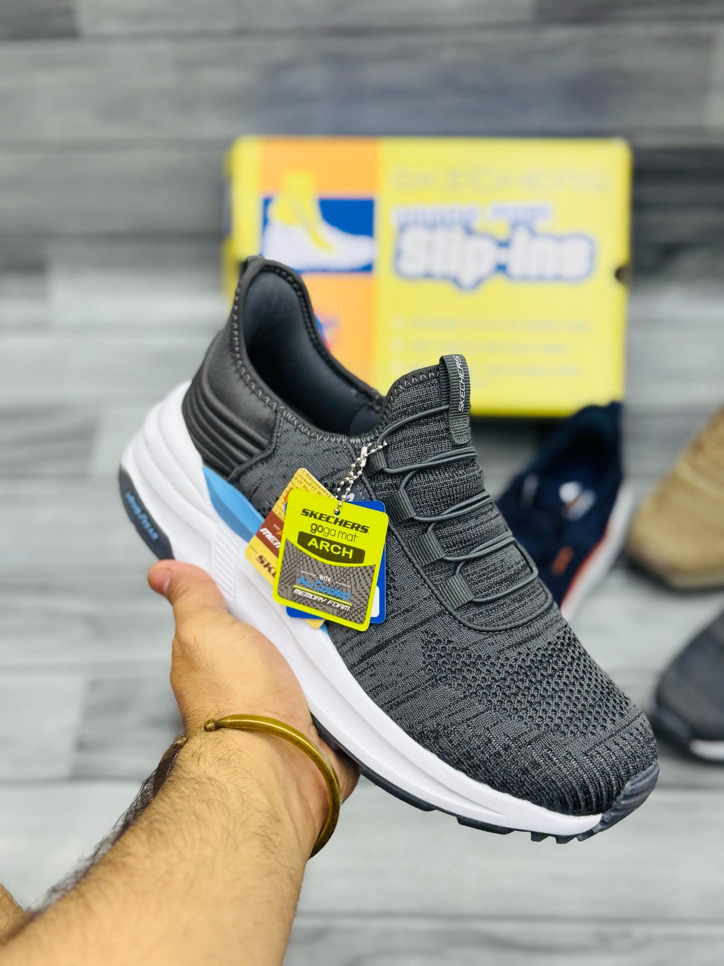 SKECHERS Foam Memory