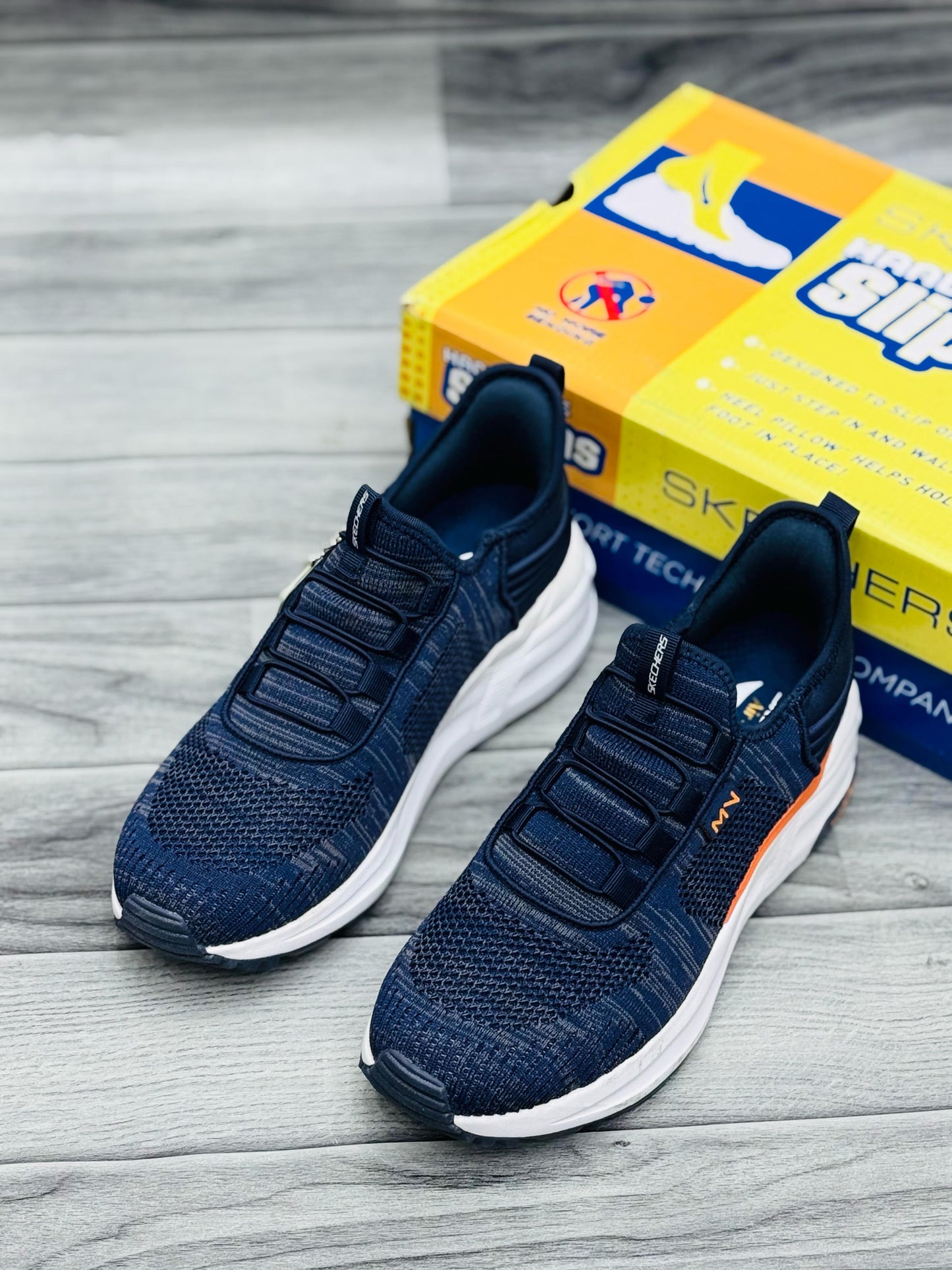 SKECHERS Foam Memory